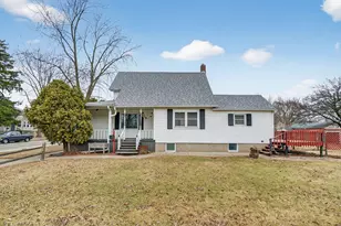 272 S Michigan Ave, Bradley, IL 60915 - Photo 4