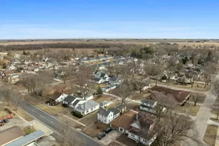 205 E Oak St, Fairbury, IL 61739 - Photo 24