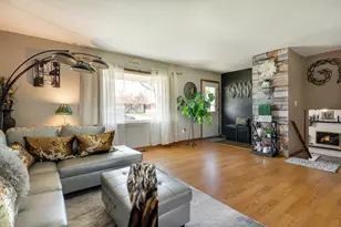 17541 Maple Ave, Lansing, IL 60438 - Photo 4