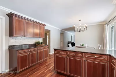 246 Montclair Road, Vernon Hills, IL 60061 - Photo 8