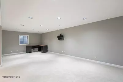 246 Montclair Road, Vernon Hills, IL 60061 - Photo 36