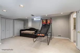 246 Montclair Rd, Vernon Hills, IL 60061 - Photo 32