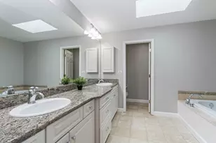 246 Montclair Rd, Vernon Hills, IL 60061 - Photo 26