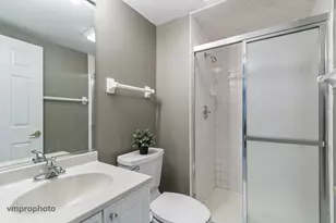 246 Montclair Rd, Vernon Hills, IL 60061 - Photo 28