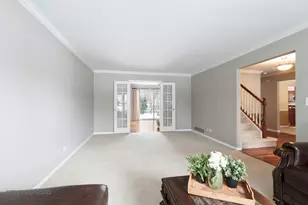 246 Montclair Rd, Vernon Hills, IL 60061 - Photo 12