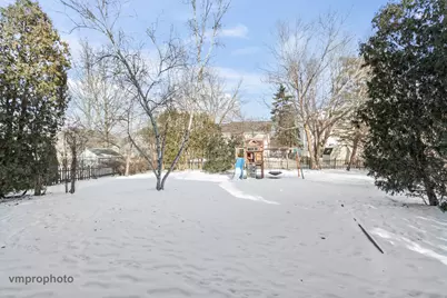 246 Montclair Road, Vernon Hills, IL 60061 - Photo 34