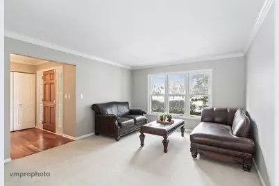 246 Montclair Road, Vernon Hills, IL 60061 - Photo 14