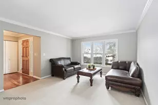 246 Montclair Rd, Vernon Hills, IL 60061 - Photo 14