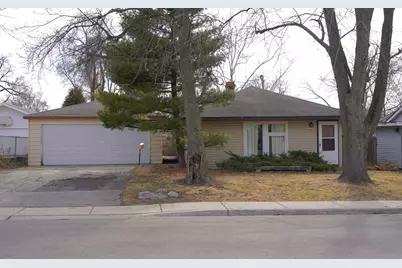 19 Helm Road, Carpentersville, IL 60110 - Photo 1