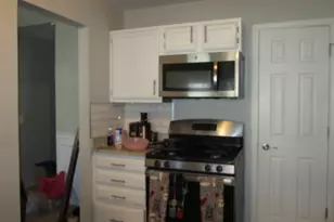 306 Glasgow Ln, Schaumburg, IL 60194 - Photo 6