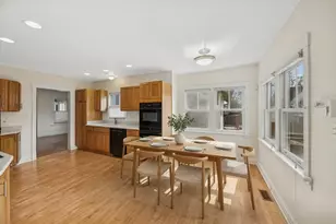 529 S Euclid Ave, Oak Park, IL 60304 - Photo 6