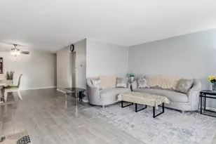 4721 St Joseph Creek Rd, Lisle, IL 60532 - Photo 6