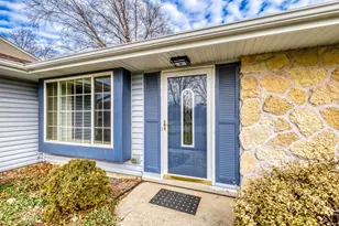 1154 Pegwood Dr, Elgin, IL 60120 - Photo 2