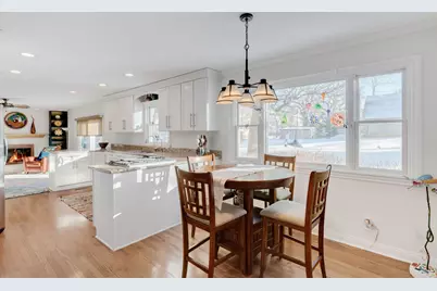 4907 Valerie Drive, Crystal Lake, IL 60014 - Photo 6