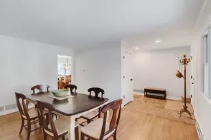 4907 Valerie Dr, Crystal Lake, IL 60014 - Photo 8