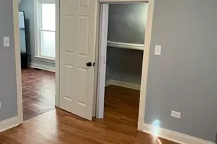 8153 S Exchange Ave, Chicago, IL 60617 - Photo 6