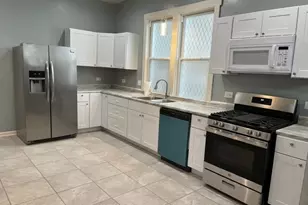 8153 S Exchange Ave, Chicago, IL 60617 - Photo 4