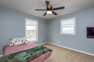 12707 W Warner St, Beach Park, IL 60087 - Photo 6