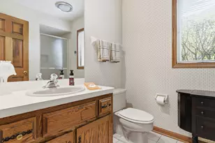 8261 Lake Ridge Dr, Burr Ridge, IL 60527 - Photo 20