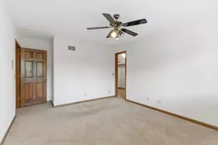 8261 Lake Ridge Dr, Burr Ridge, IL 60527 - Photo 34