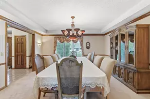 8261 Lake Ridge Dr, Burr Ridge, IL 60527 - Photo 8