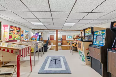 8261 Lake Ridge Drive, Burr Ridge, IL 60527 - Photo 44