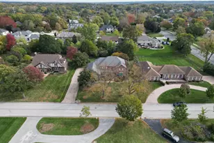 8261 Lake Ridge Dr, Burr Ridge, IL 60527 - Photo 56