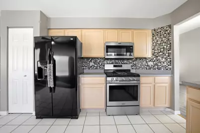 9038 Hillcrest Lane, Woodridge, IL 60517 - Photo 4