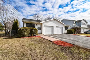 3113 Galilee Ave, Zion, IL 60099 - Photo 2