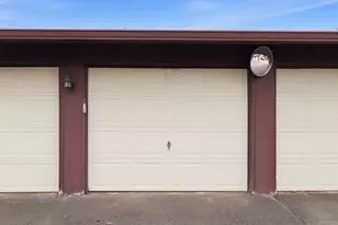 73 W Pier Dr, Westmont, IL 60559 - Photo 16