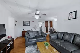 73 W Pier Dr, Westmont, IL 60559 - Photo 2