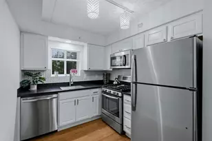 73 W Pier Dr, Westmont, IL 60559 - Photo 4