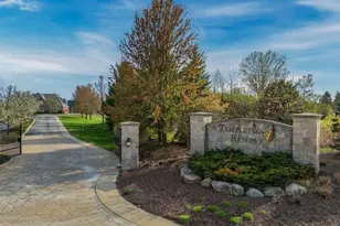 17 Templeton Ct, Oak Brook, IL 60523 - Photo 1