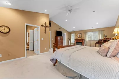 2819 Sun Valley Drive, Cary, IL 60013 - Photo 8