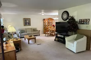 2819 Sun Valley Dr, Cary, IL 60013 - Photo 4