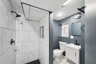 [Address not provided], Chicago, IL 60617 - Photo 8