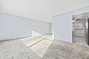 7487 Northway Dr, Hanover Park, IL 60133 - Photo 10