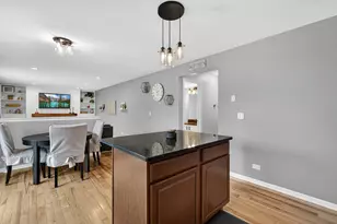 9 Annandale Ct, Lake in the Hills, IL 60156 - Photo 10