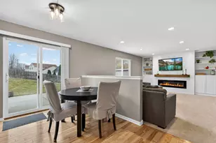 9 Annandale Ct, Lake in the Hills, IL 60156 - Photo 12