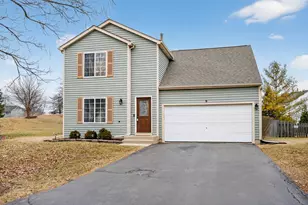 9 Annandale Ct, Lake in the Hills, IL 60156 - Photo 1