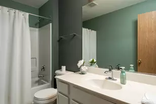 1117 Silverstone Dr, Carpentersville, IL 60110 - Photo 28