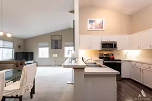 1117 Silverstone Dr, Carpentersville, IL 60110 - Photo 14