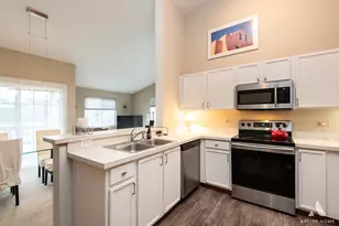 1117 Silverstone Dr, Carpentersville, IL 60110 - Photo 12