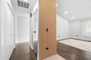 531 Lasalle Ln, Buffalo Grove, IL 60089 - Photo 6