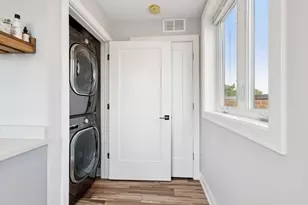 1631 S Carpenter St, Chicago, IL 60608 - Photo 12