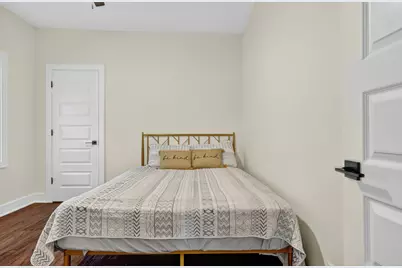 7642 S Merrill Avenue, Chicago, IL 60649 - Photo 10