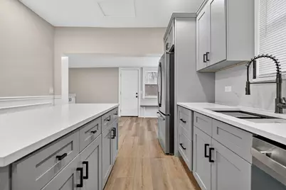 7947 S Dorchester Avenue, Chicago, IL 60619 - Photo 8