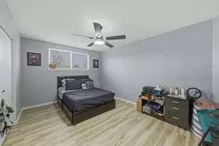 541 Heritage Dr, Oswego, IL 60543 - Photo 2