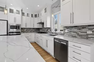 6339 N Leona Ave, Chicago, IL 60646 - Photo 12