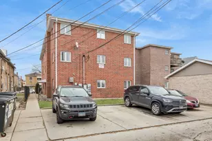 2740 N 74th Ct, Elmwood Park, IL 60707 - Photo 2